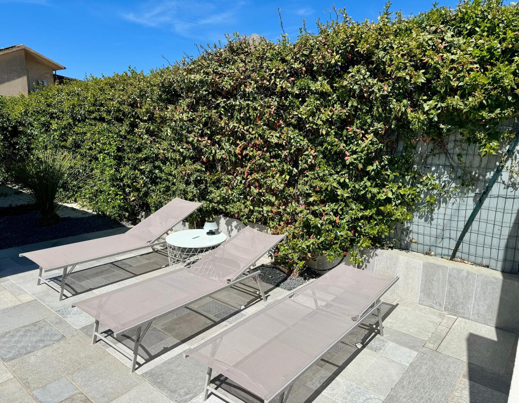 Villa Atena Baia Cornino 库斯托纳奇 外观 照片