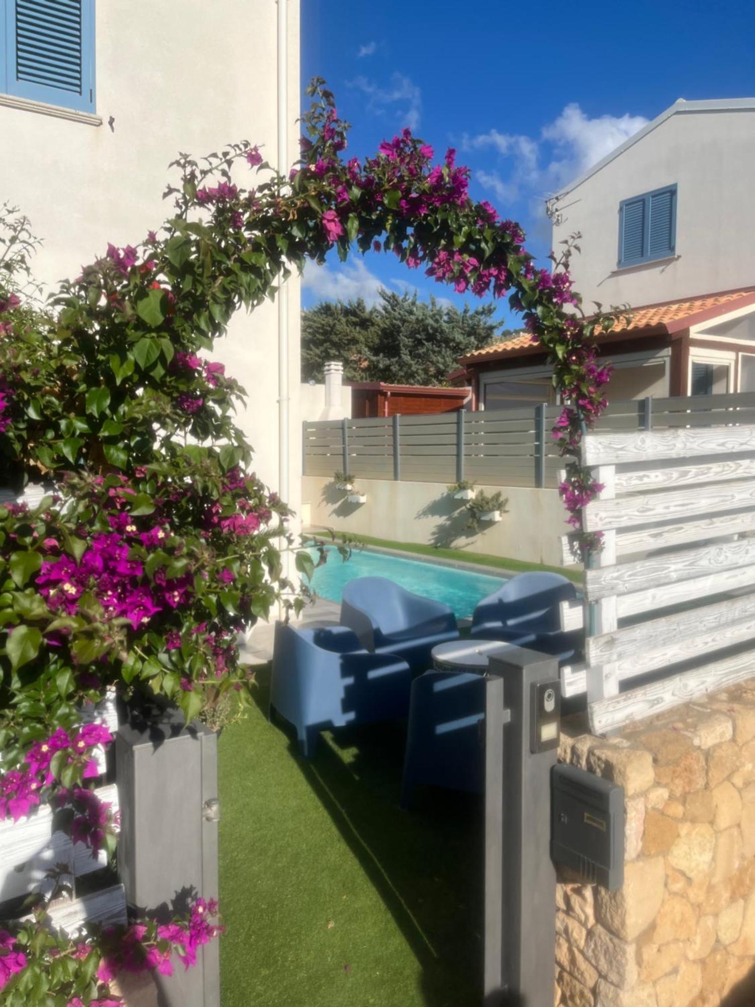 Villa Atena Baia Cornino 库斯托纳奇 外观 照片